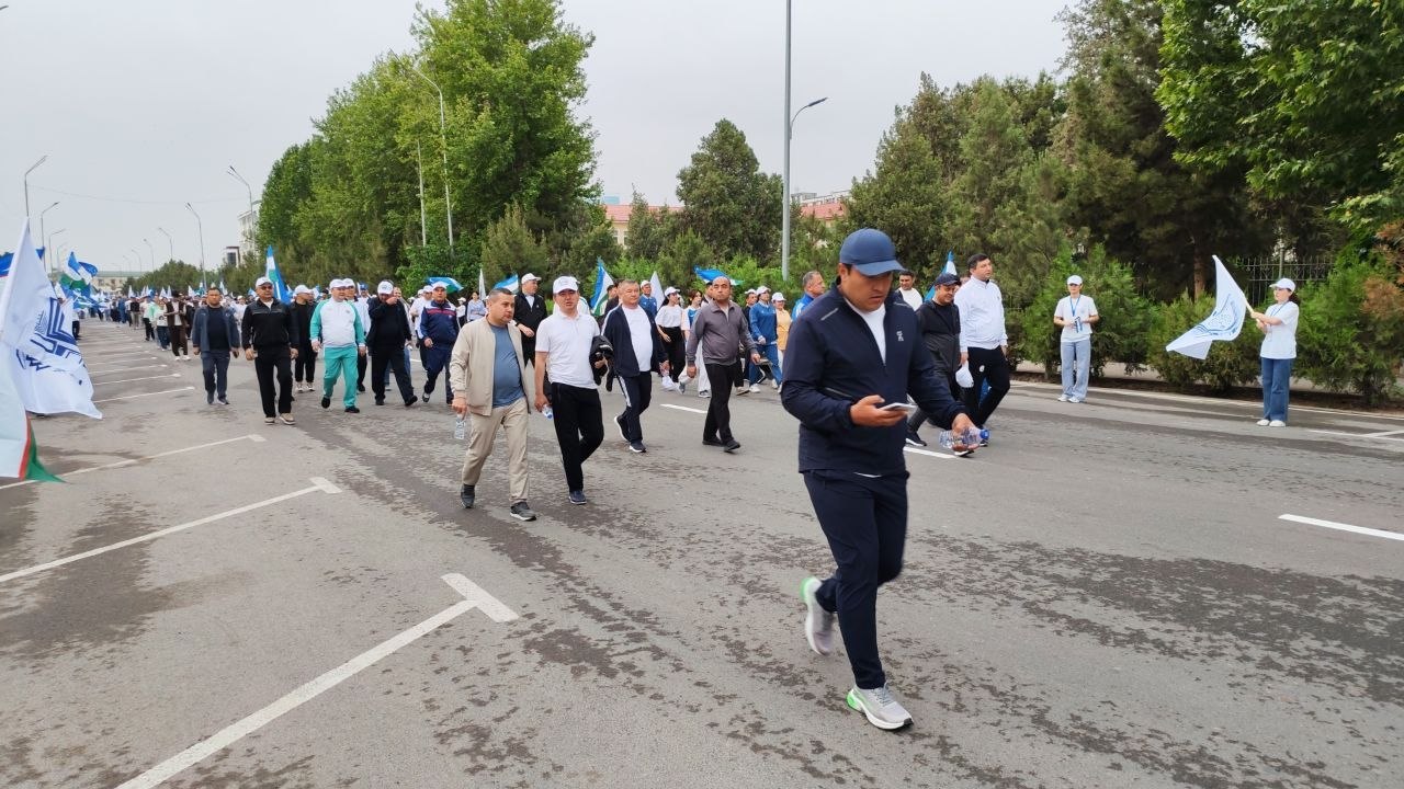 Read more about the article Termizda rektorlar marafoni: salomatlik sari o‘n ming qadam